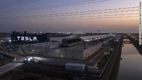 Tesla&#39;s weak sales in China worry investors