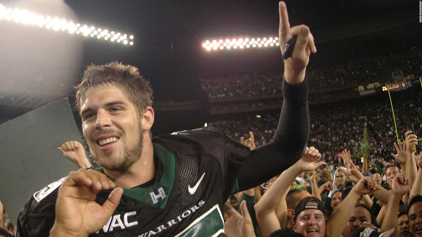 Colt Brennan, former star quarterback at the University of Hawaii, dies at 37 - CNN