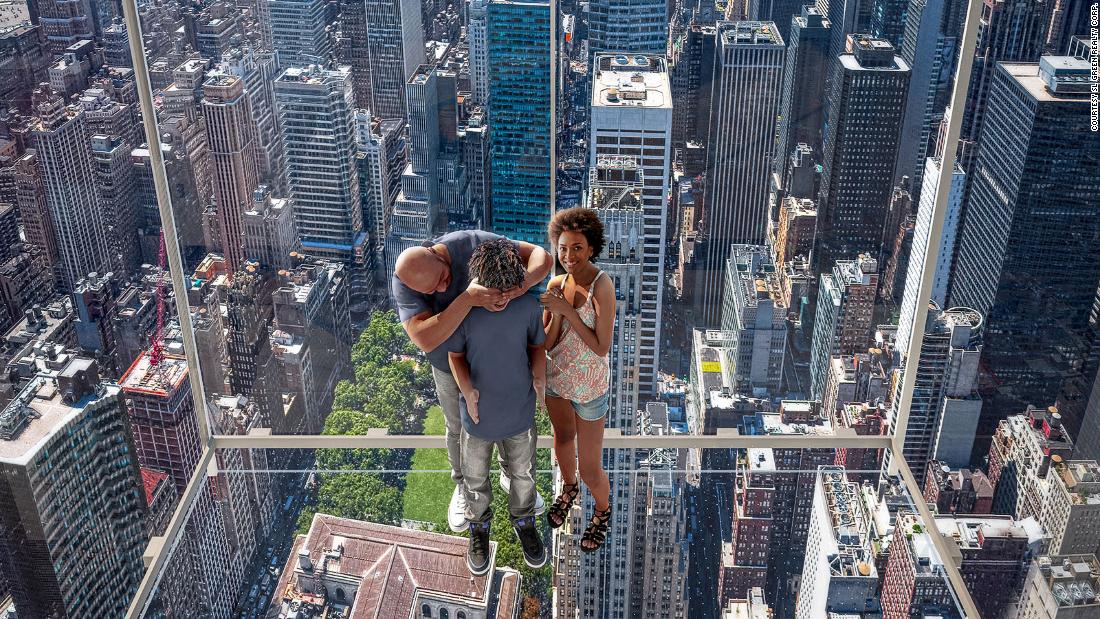 New York gets dizzying new glass elevator ride