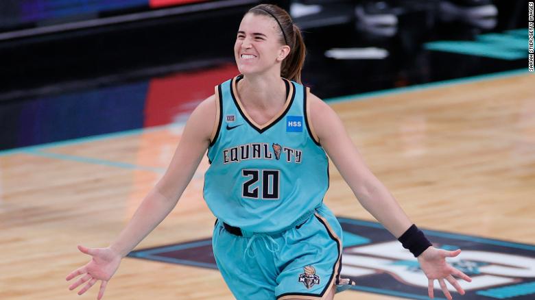 Sabrina Ionescu honors Kobe Bryant, hits game-winning 3 to start the WNBA season