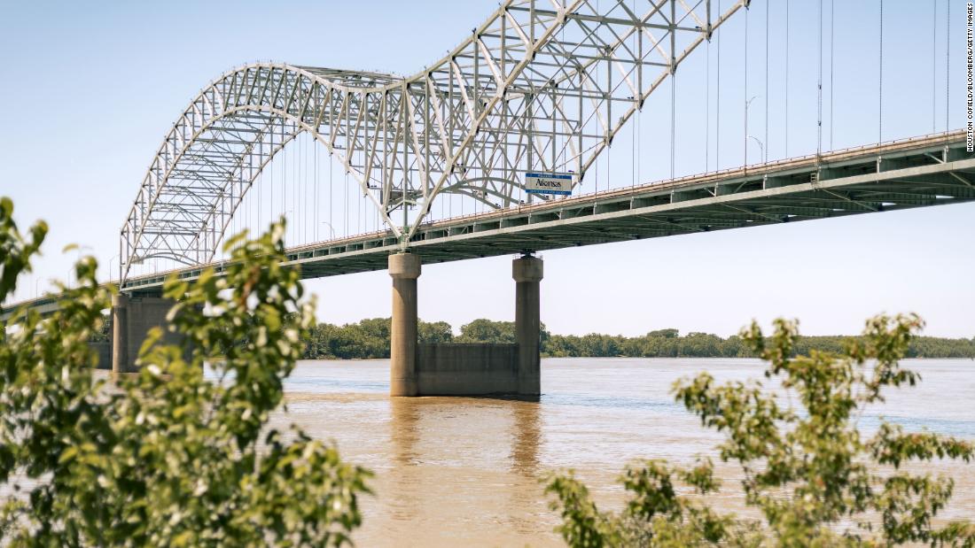 Memphis bridge's unusual design puts it at risk for future problems