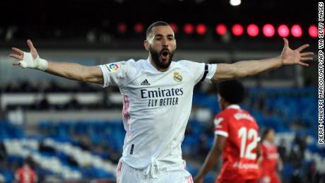 Real Madrid forward Karim Benzema has been recalled to the French national team.