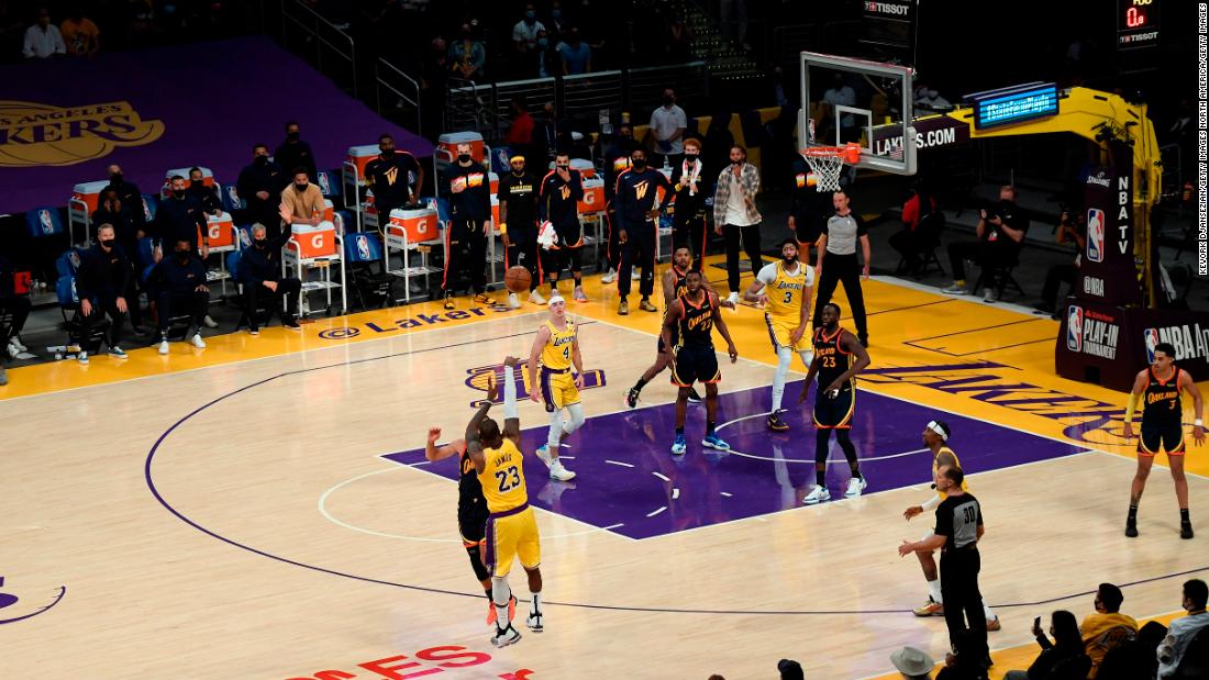 LeBron James Hits Game-winner As The LA Lakers Beat The Golden State ...