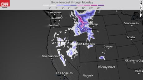 Snowfall accumulation forecast through Monday