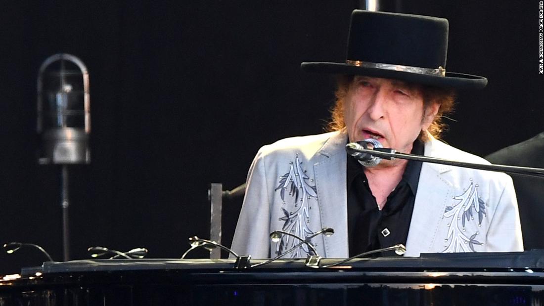 Dylan performs with Neil Young at London&#39;s Hyde Park in 2019.