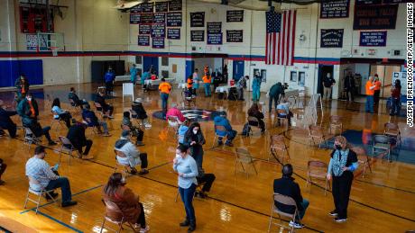 Une photo de vaccinations Covid-19 à Central Falls, Rhode Island, le 13 février 2021