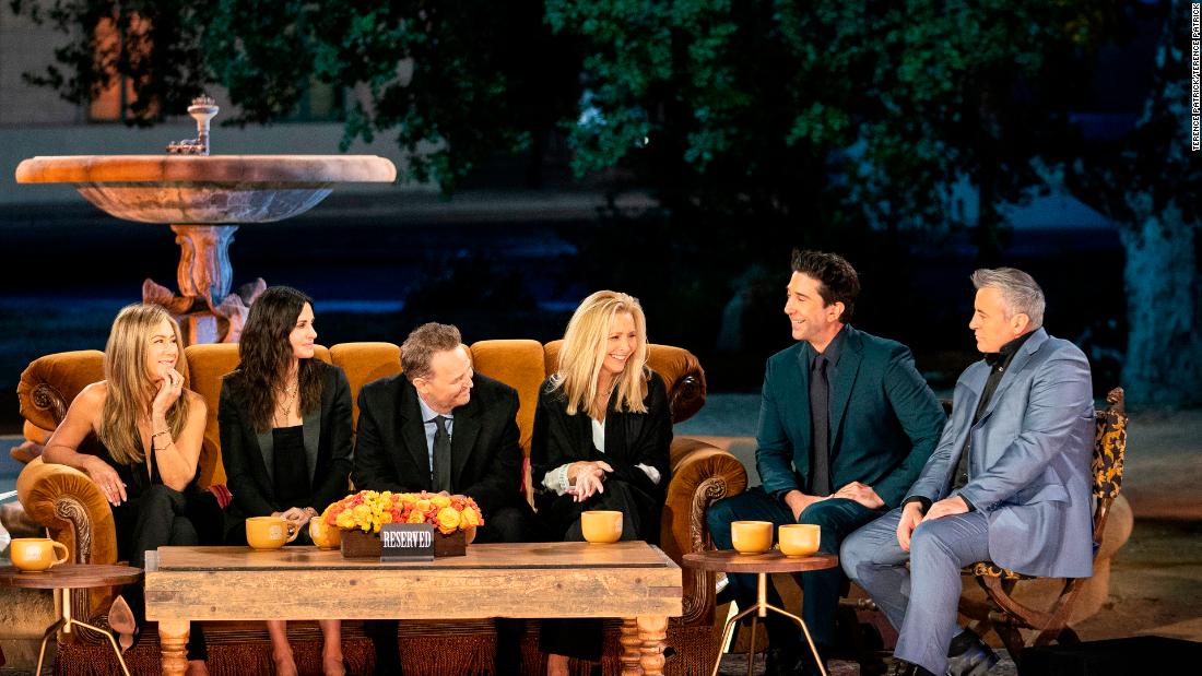 Jennifer Aniston And David Schwimmer Reveal They Had Feelings For Each Other While Filming Friends Cnn