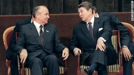 Gorbachev and Reagan in Geneva in 1985.
