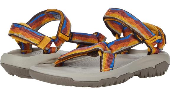 Teva Hurricane XLT2 in Vista Sunset 