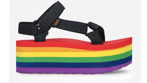 Teva Flatform Universal in Rainbow