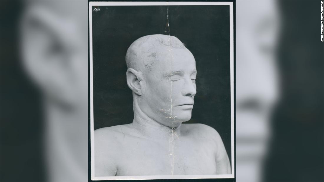 When police couldn&#39;t identify the man, a death mask was made of his face.