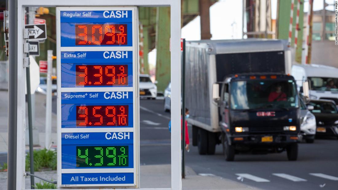 Gas prices surge past $3. Here's where gas is most expensive — and cheapest — for Memorial Day