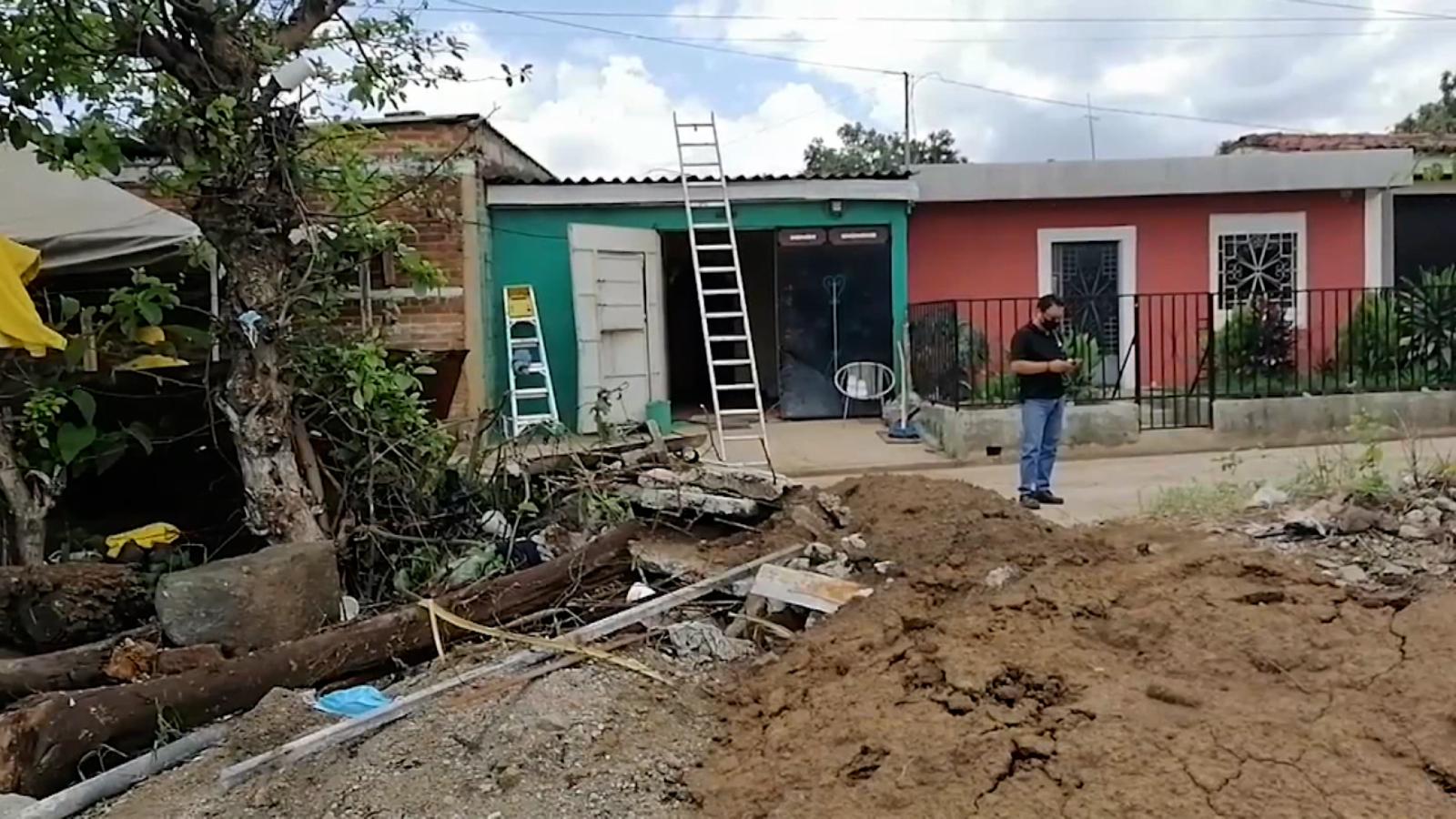 El Salvador: familias buscan a sus desaparecidos en casa de expolicía ...