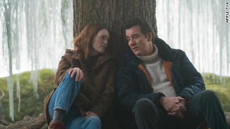 Julianne Moore and Clive Owen in the Stephen King adaptation &#39;Lisey&#39;s Story&#39; (Apple TV+).