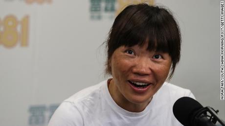 Hong Kong&#39;s Ada Tsang Yin-hung has set a world record for the fastest ascent of Mount Everest by a woman.
