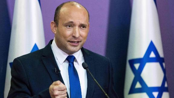 Naftali Bennett, Chef der israelischen Partei Yamina, gibt am Sonntag in der Knesset in Jerusalem eine politische Erklärung ab.