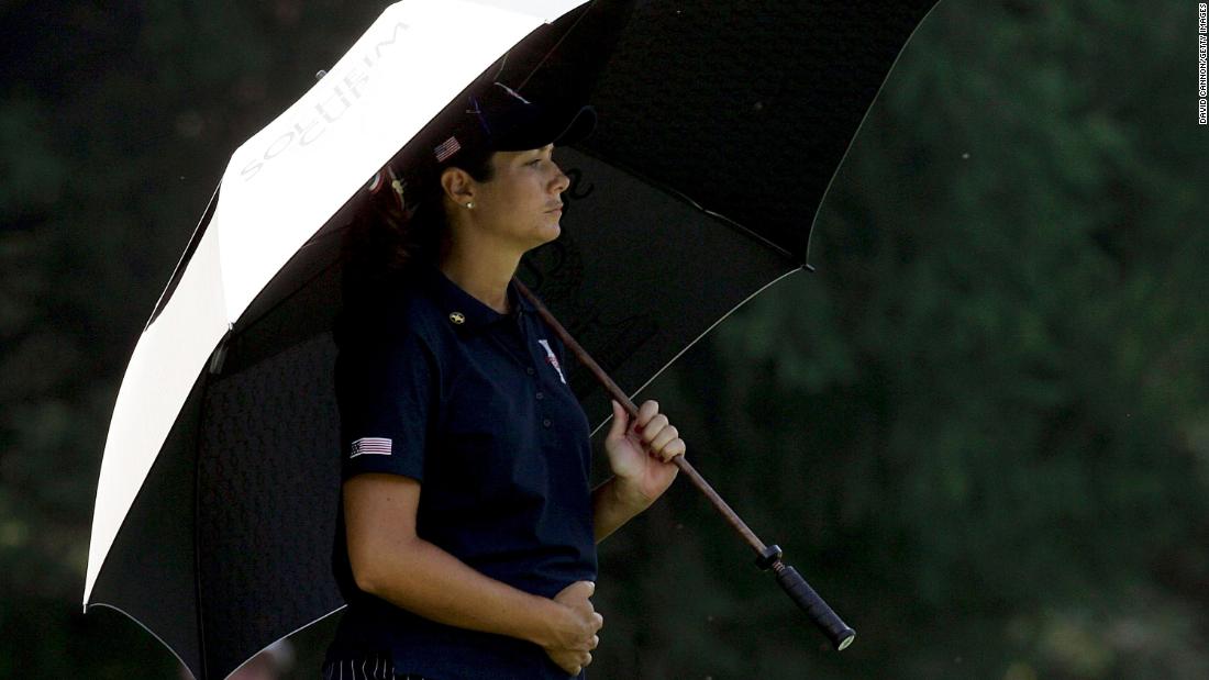 Juggling a pro golf career when you're a Mom