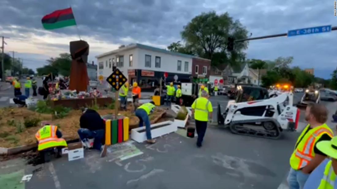 Minneapolis crews remove barricades at Floyd Square as city