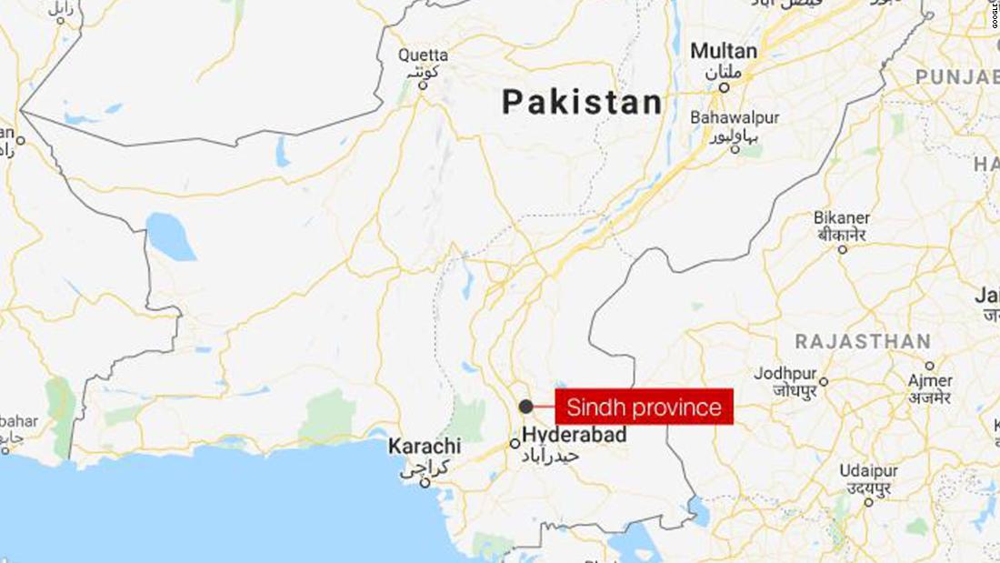 At least 20 killed in train crash in southern Pakistan