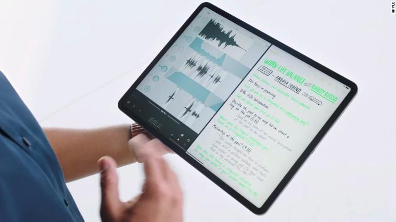 iPad 0S 15 will offer a new &quot;multitasking&quot; feature.