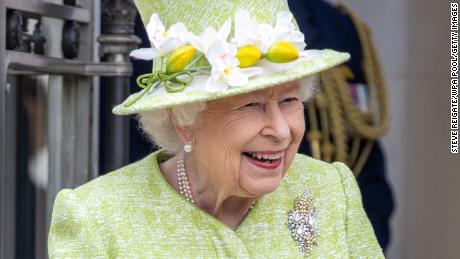 Decoding the Queen&#39;s colorful style
