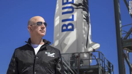 Jeff Bezos zal 11 minuten in de ruimte zijn.  Hier is hoe gevaarlijk het is