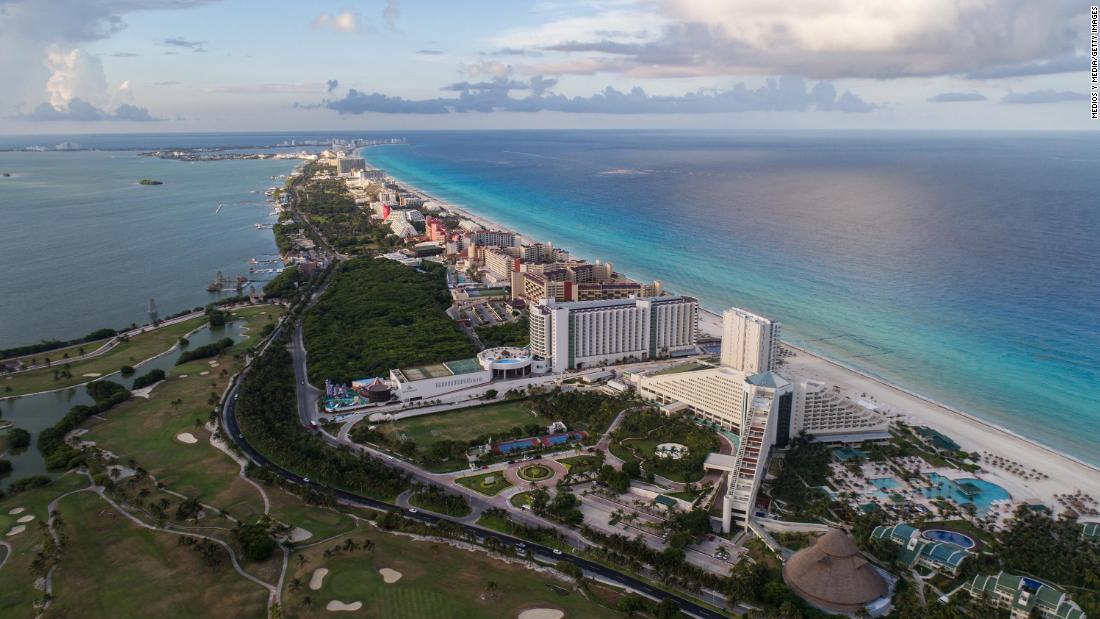 US deploys border authorities to Cancun to spot migrants posing as tourists, sources say