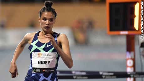 Gidey competes in the women&#39;s 5,000m in Valencia on October 7, 2020.