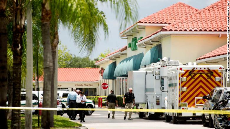 2 dead after shooting at a Publix in Florida. The shooter is also dead
