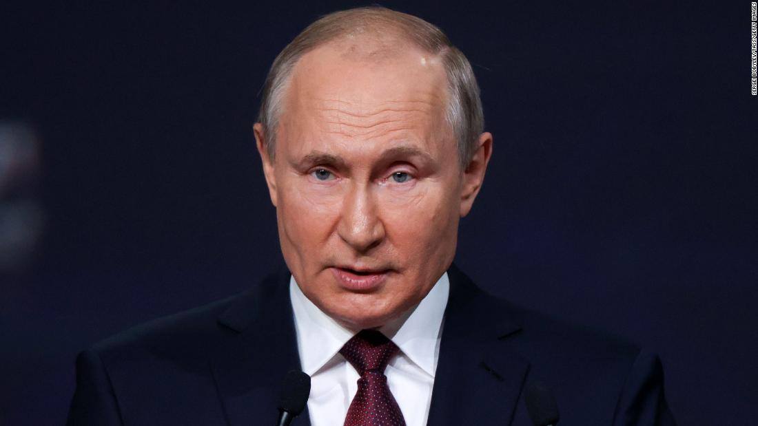 Moscow (CNN)Russian President Vladimir Putin has said his nation is prepared to extradite cyber criminals to the United States on a reciprocal basis, 