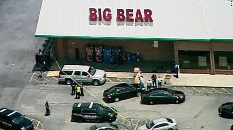 Grocery clerk killed after asking shopper to pull up his mask