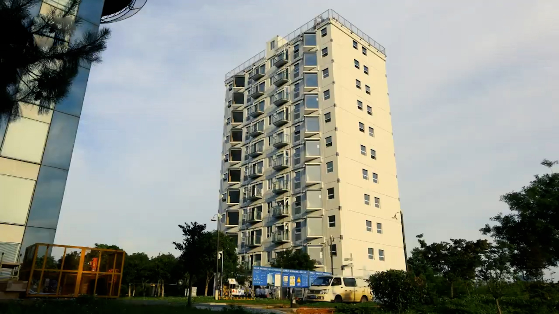 Timelapse 10 Story Building Goes Up In Nearly One Day Cnn Video