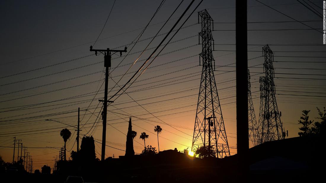 Californians asked to cut back power usage during extreme heat conditions