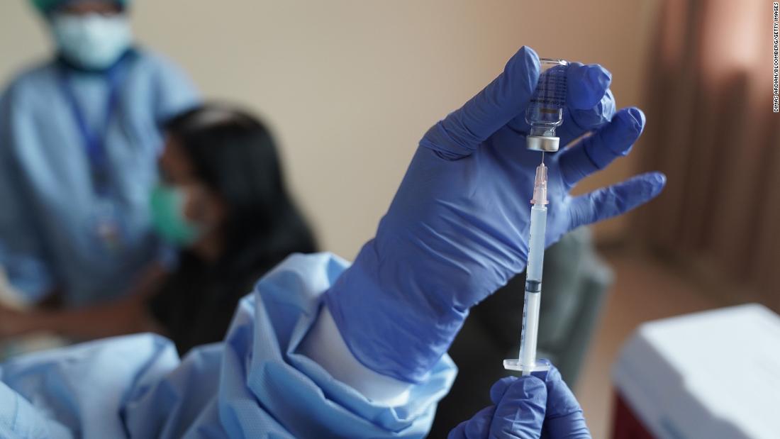 Indonesia Hundreds of Sinovac vaccinated health workers get Covid19, dozens in hospital CNN
