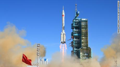 The rivalry between the US and China extends from Earth to space. This poses a challenge to American domination