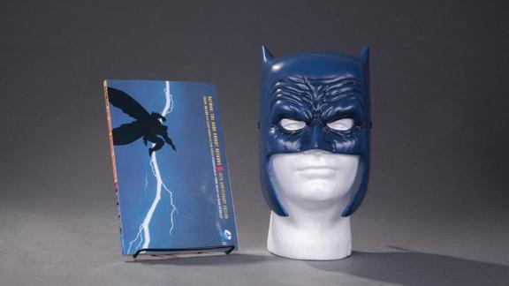 'Batman: The Dark Knight Returns' Book & Mask Set by Frank Miller & Lynn Varney