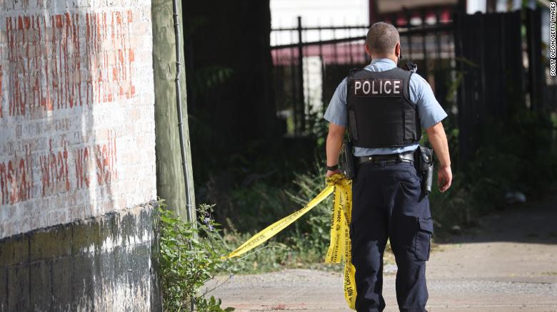 Chicago community leaders work slow gun violence