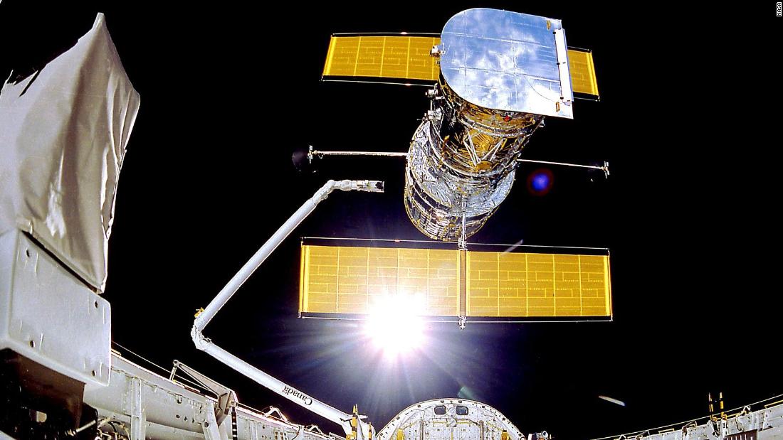 NASA begins high-stakes repair to Hubble Space Telescope