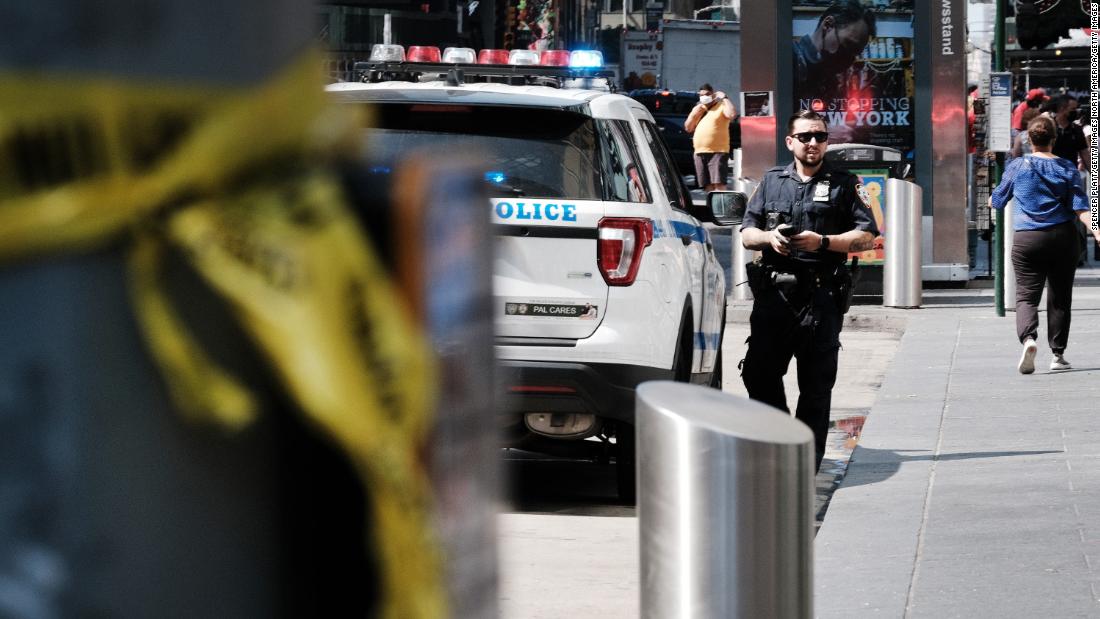 Police presence in Times Square to be beefed up after recent shootings, New York City's mayor says