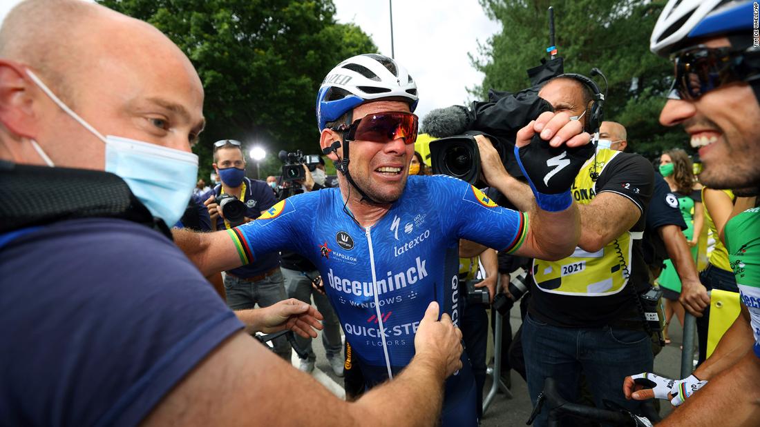 Mark Cavendish rolls back clock to win Tour stage again, five years since last one