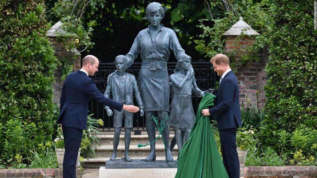 Diana Statue Unveiling Reunites Prince Harry And Prince William Cnn Style