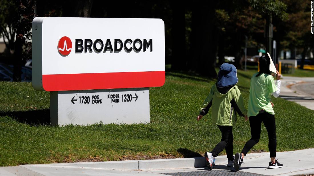 FTC charges Broadcom with monopolizing chip industry