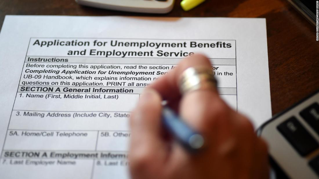 Unemployment Benefits Claims Unexpectedly Rose Last Week Cnn Tampilans Berita 3921