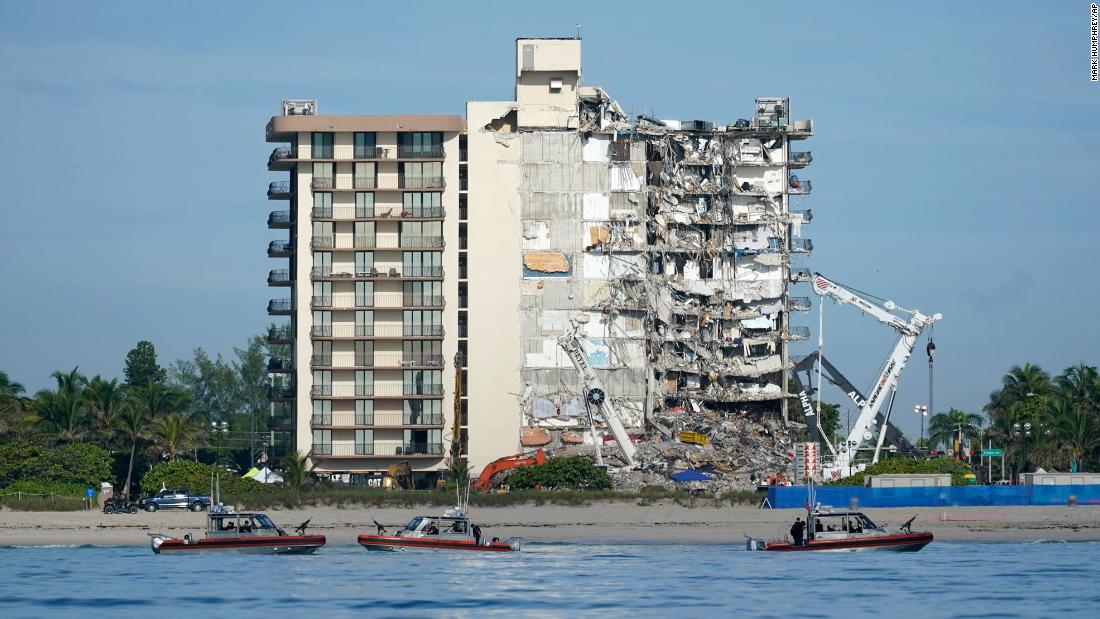 search-and-rescue-efforts-at-collapsed-surfside-condo-paused-for-demolition-preparation
