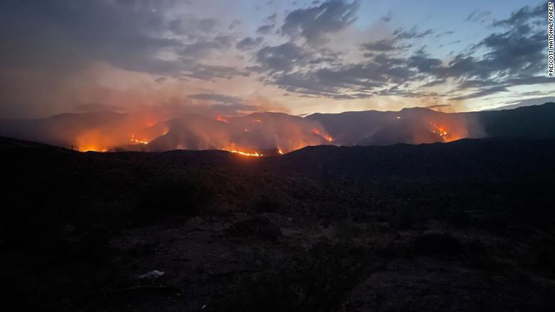 Evacuation orders issued in parts of Arizona as Tiger Fire continues to burn