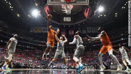 Paul drives to the basket against the LA Clippers during the Western Conference Finals.