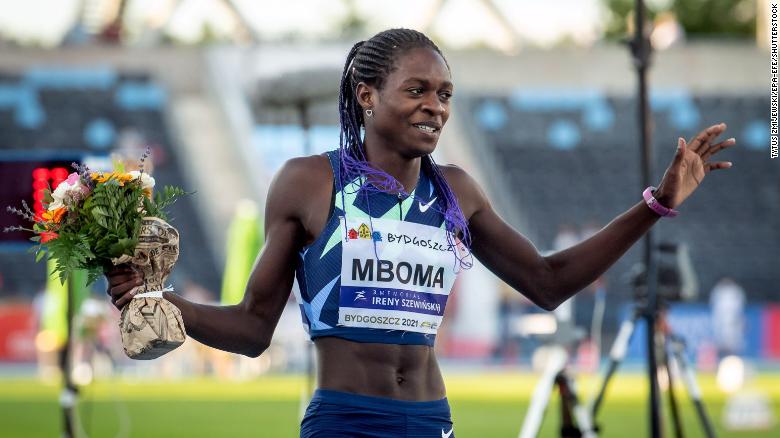 Christine Mboma de Namibie réagit après avoir établi un nouveau record du monde dans une course de 400 m femmes à Bydgoszcz, en Pologne, le mois dernier.