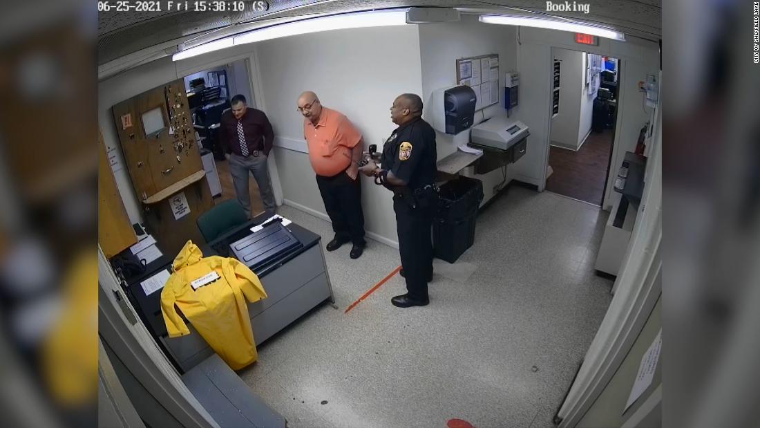 Police chief retires after putting ‘KKK’ sign on Black officer’s desk