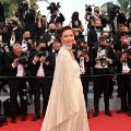 03 Cannes red carpet 0706_Maggie Gyllenhaal