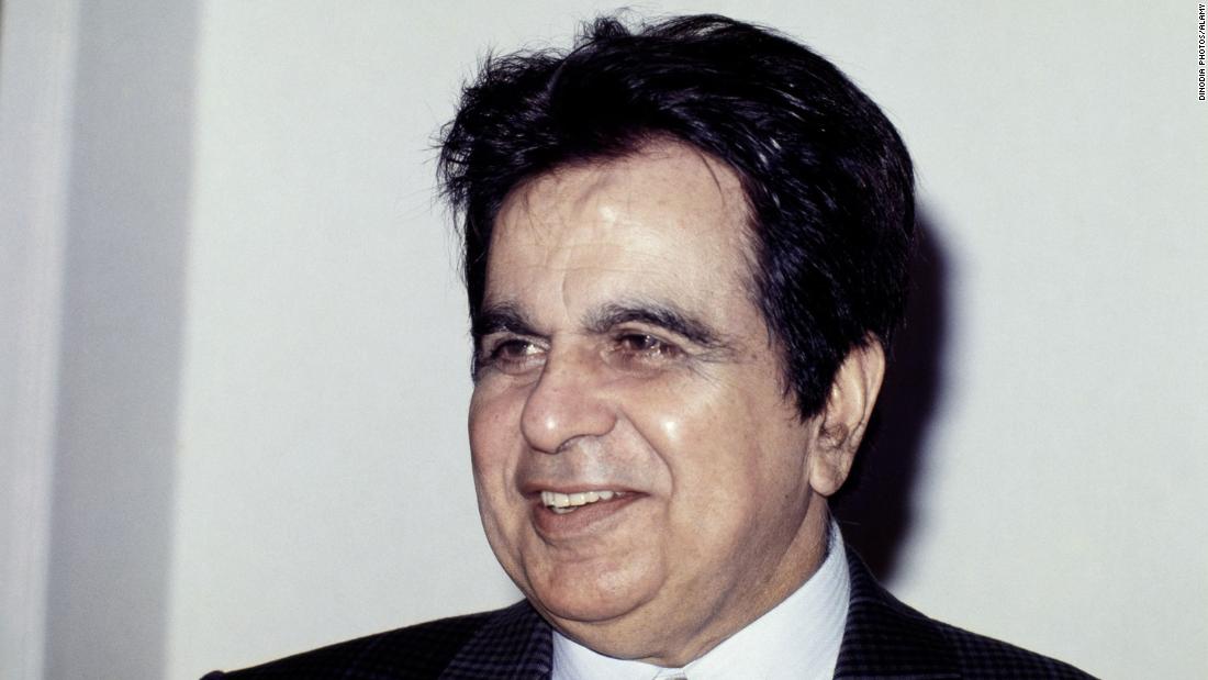 A lenda do cinema indiano e ator de Bollywood Dilip Kumar morre aos 98 anos